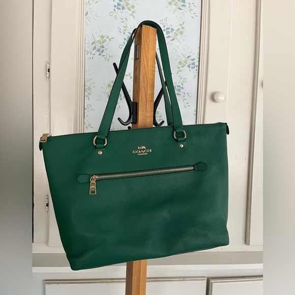 Coach Handbags - Coach Green Leather Tote